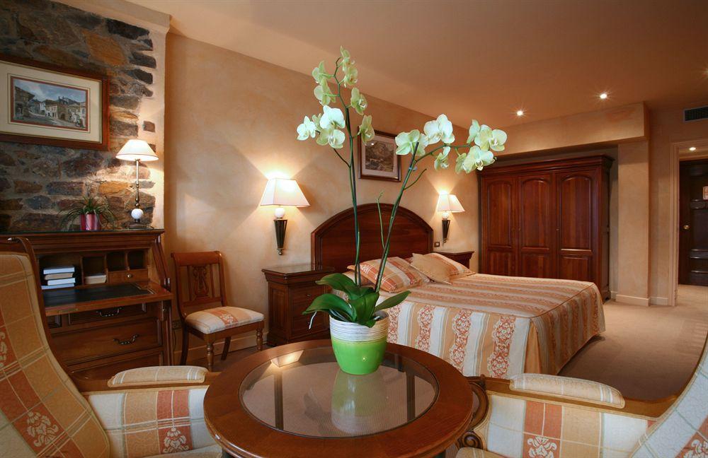 El Castell De Ciutat - Relais & Chateaux La Seu d'Urgell Kamer foto